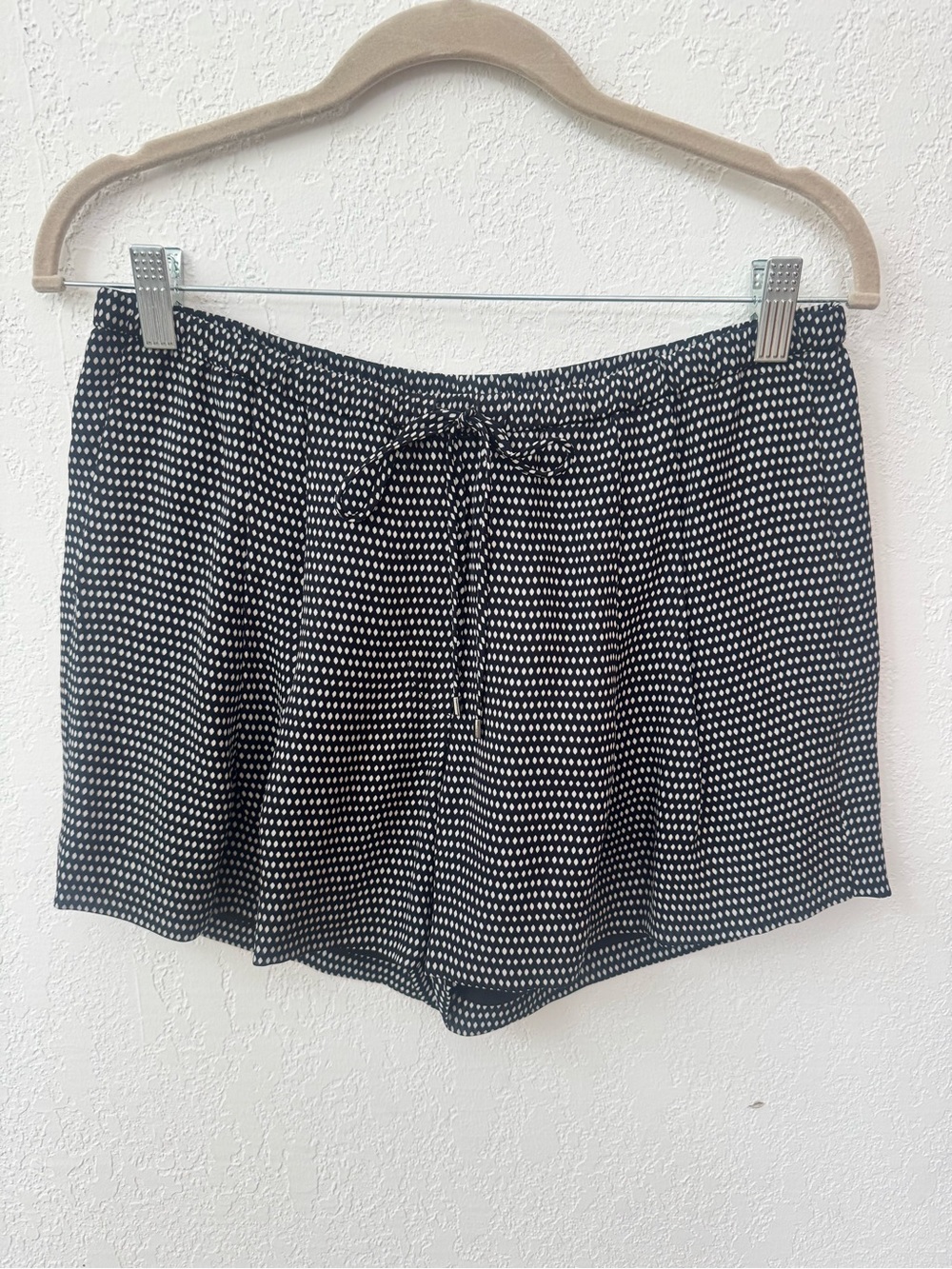 Haute Hippie black and white silk print lined short w/ elastic tie waistband
